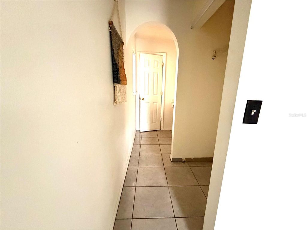 Image 12 of property listing at 6762 POMEROY CIRCLE, Orlando, FL 32810