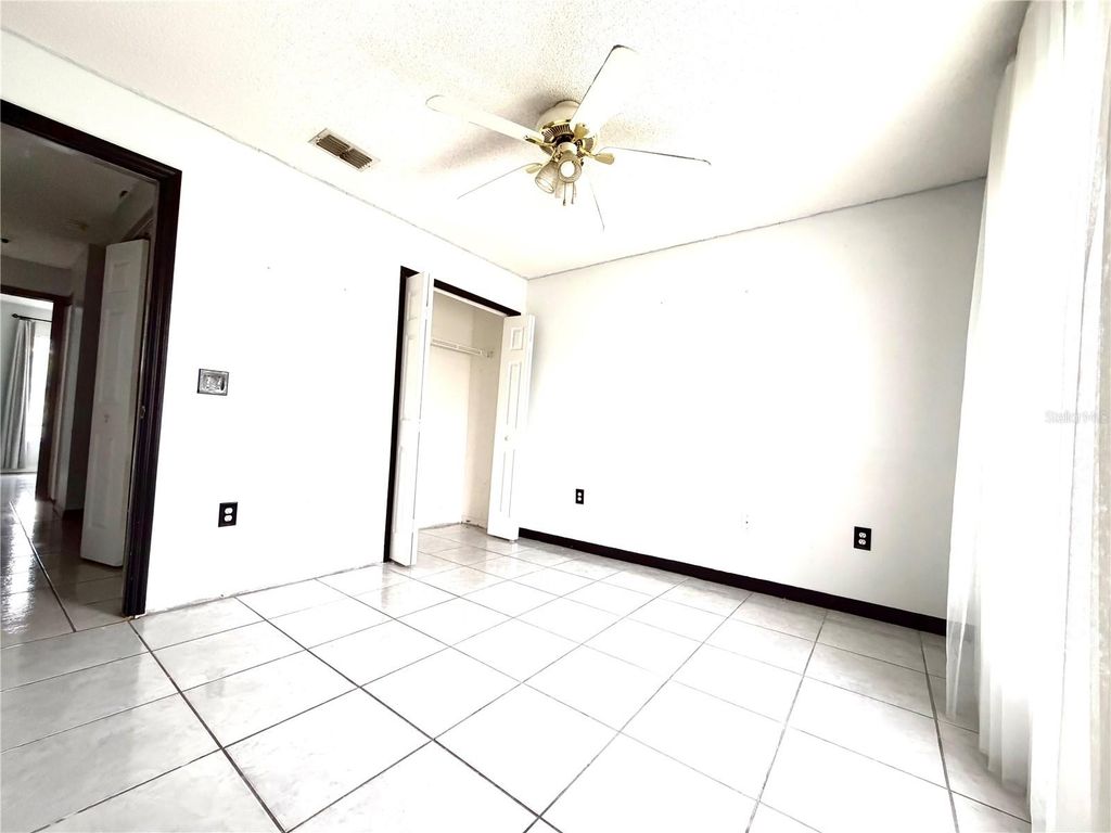 Image 9 of property listing at 6762 POMEROY CIRCLE, Orlando, FL 32810