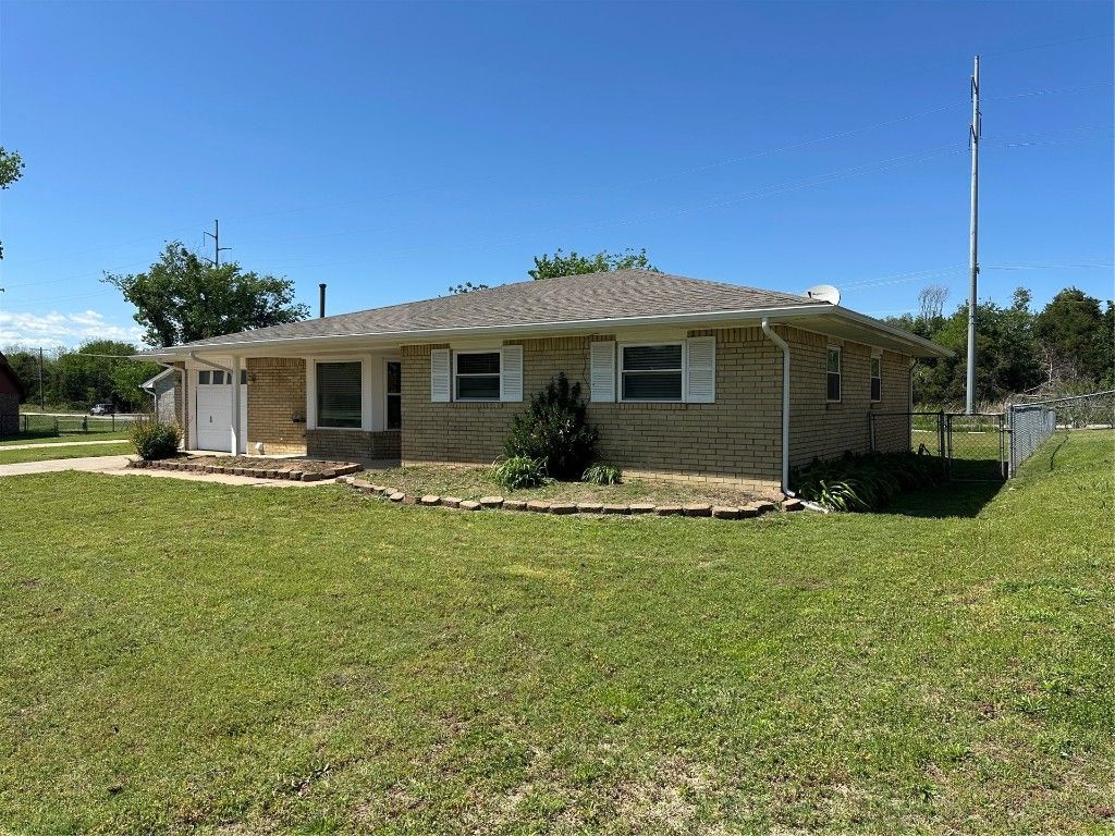 16 Oak Hollow Road, Shawnee, OK 74804