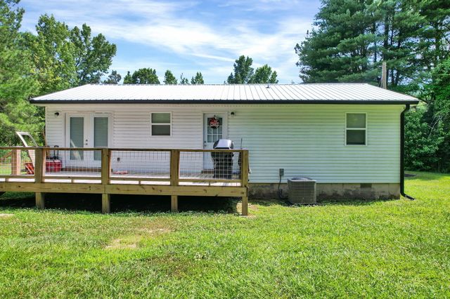 2854 Halls Valley Road, Trion, GA 30753