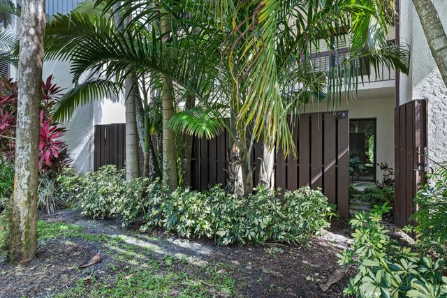 13362 Polo Road W B102, Wellington, FL 33414