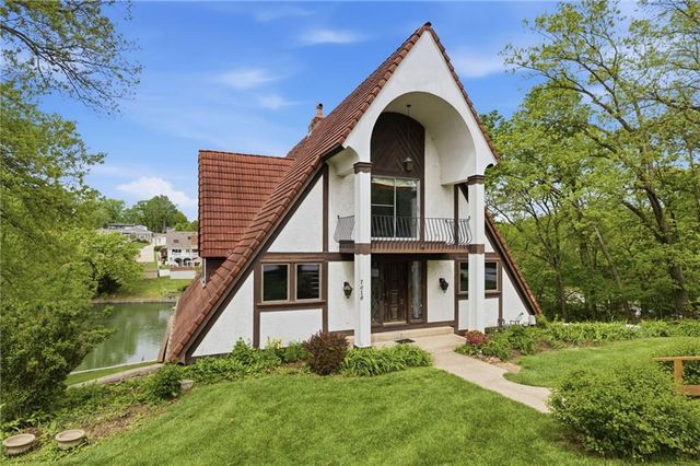 7616 NW Eastside Drive, Weatherby Lake, MO 64152