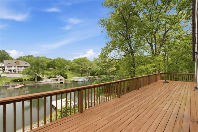 7616 NW Eastside Drive, Weatherby Lake, MO 64152