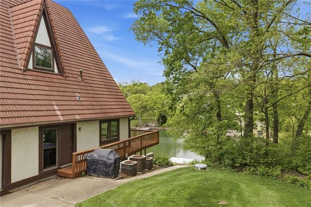 7616 NW Eastside Drive, Weatherby Lake, MO 64152