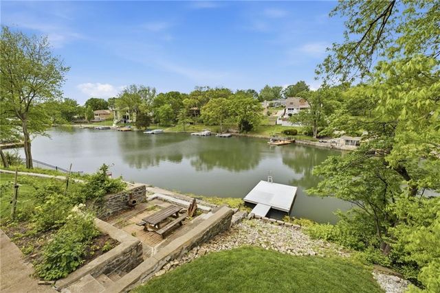 7616 NW Eastside Drive, Weatherby Lake, MO 64152