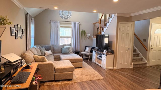 6 Kilmer Court, Freehold, NJ 07728