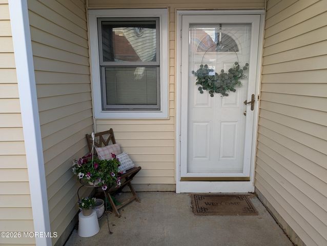 6 Kilmer Court, Freehold, NJ 07728