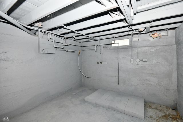 912 W 1st Street, Anderson, IN 46016