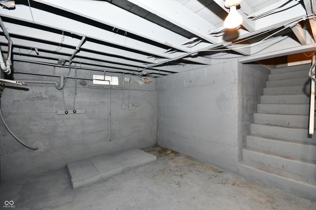 912 W 1st Street, Anderson, IN 46016