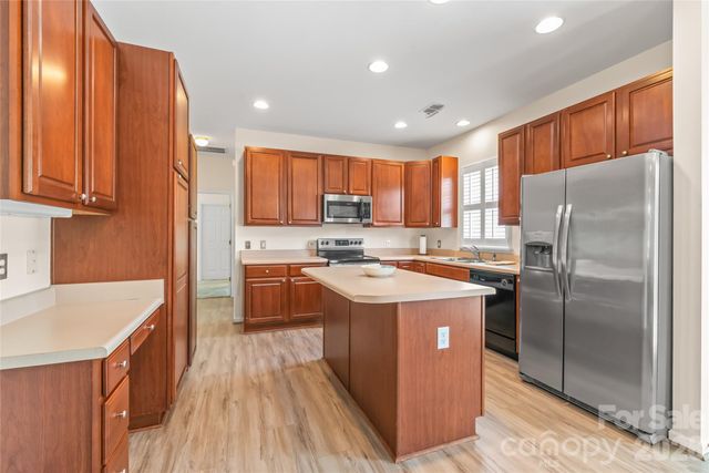 9205 Duckhorn Drive, Charlotte, NC 28277