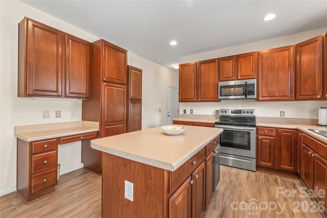 9205 Duckhorn Drive, Charlotte, NC 28277