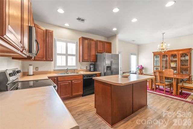 9205 Duckhorn Drive, Charlotte, NC 28277