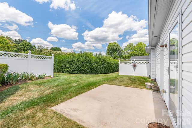9205 Duckhorn Drive, Charlotte, NC 28277
