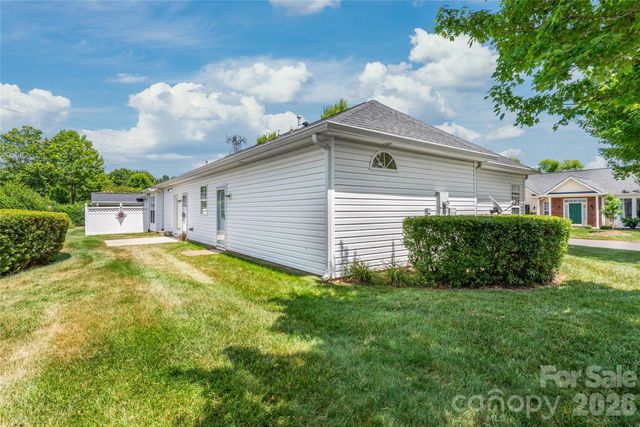 9205 Duckhorn Drive, Charlotte, NC 28277