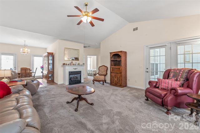 9205 Duckhorn Drive, Charlotte, NC 28277