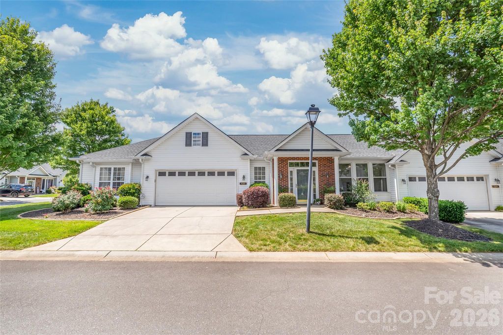 9205 Duckhorn Drive, Charlotte, NC 28277