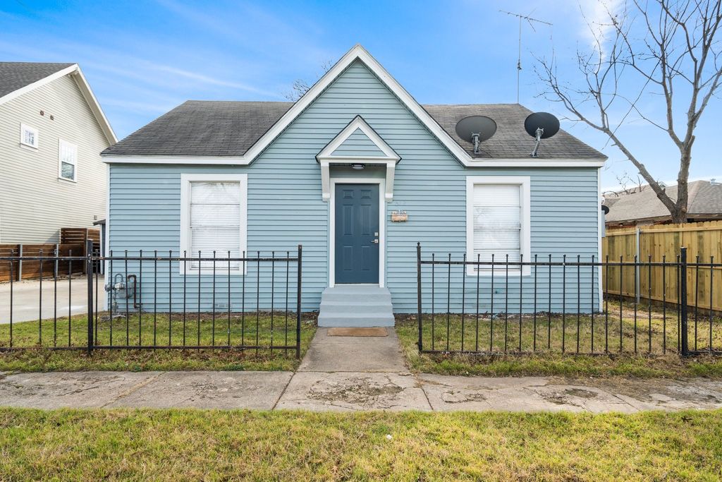 612 W 5th Street, Dallas, TX 75208