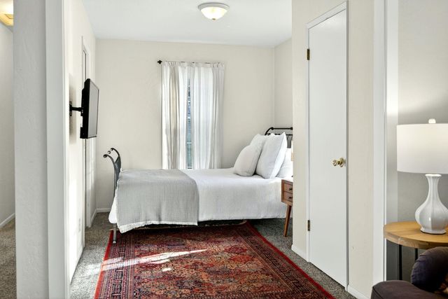 17 Glen Oak Court, Medford, OR 97504