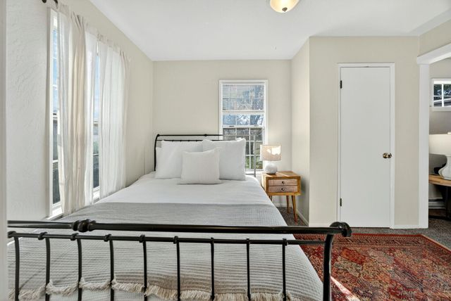 17 Glen Oak Court, Medford, OR 97504