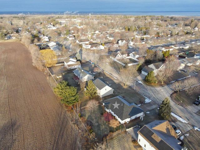 3128 CONCORDIA LANE, Green Bay, WI 54311