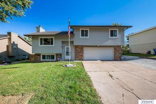 7713 Cottonwood Avenue, La Vista, NE 68128