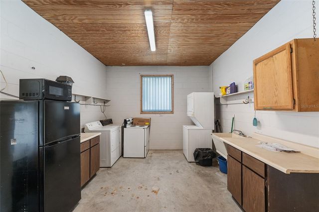 10871 SE COUNTY ROAD 336, Morriston, FL 32668