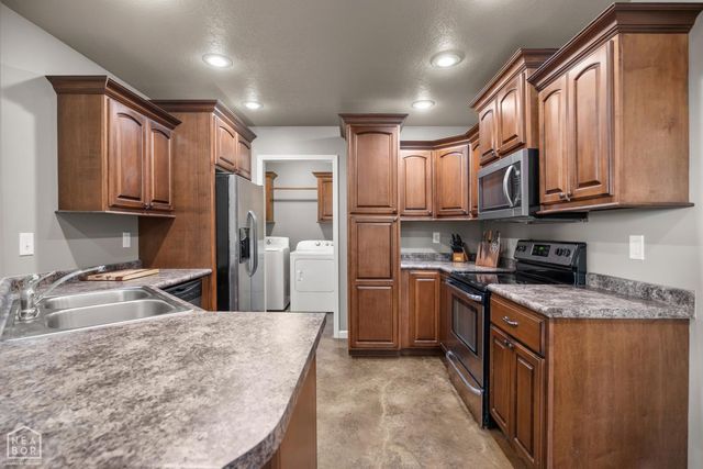 382 Wildwood Point, Jonesboro, AR 72405