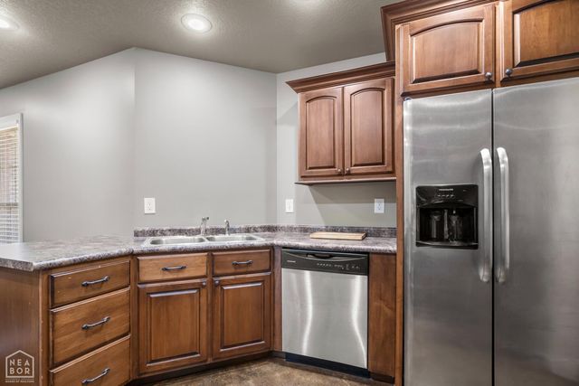 382 Wildwood Point, Jonesboro, AR 72405