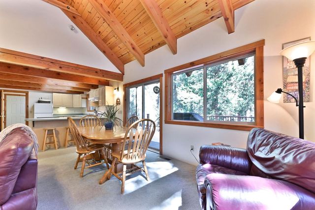 127 Summit Level Rd, Dorrington, CA 95223