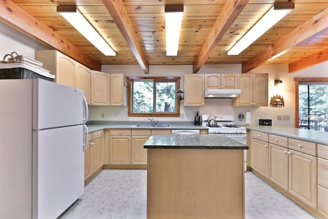 127 Summit Level Rd, Dorrington, CA 95223