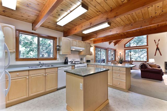 127 Summit Level Rd, Dorrington, CA 95223