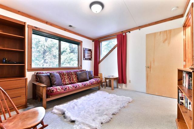 127 Summit Level Rd, Dorrington, CA 95223