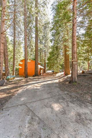 127 Summit Level Rd, Dorrington, CA 95223
