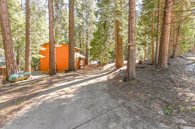 127 Summit Level Rd, Dorrington, CA 95223