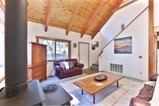 127 Summit Level Rd, Dorrington, CA 95223