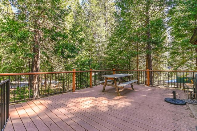 127 Summit Level Rd, Dorrington, CA 95223