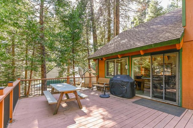 127 Summit Level Rd, Dorrington, CA 95223