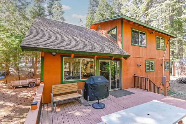 127 Summit Level Rd, Dorrington, CA 95223