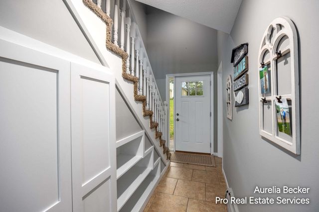13555 Sunset Shores Drive NE, Cedar Springs, MI 49319