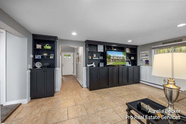13555 Sunset Shores Drive NE, Cedar Springs, MI 49319