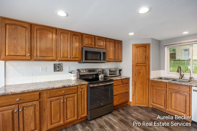 13555 Sunset Shores Drive NE, Cedar Springs, MI 49319