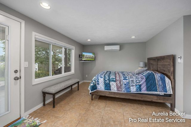 13555 Sunset Shores Drive NE, Cedar Springs, MI 49319