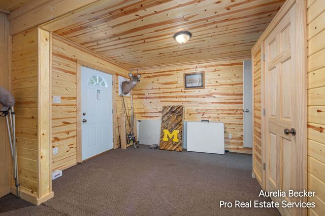 13555 Sunset Shores Drive NE, Cedar Springs, MI 49319