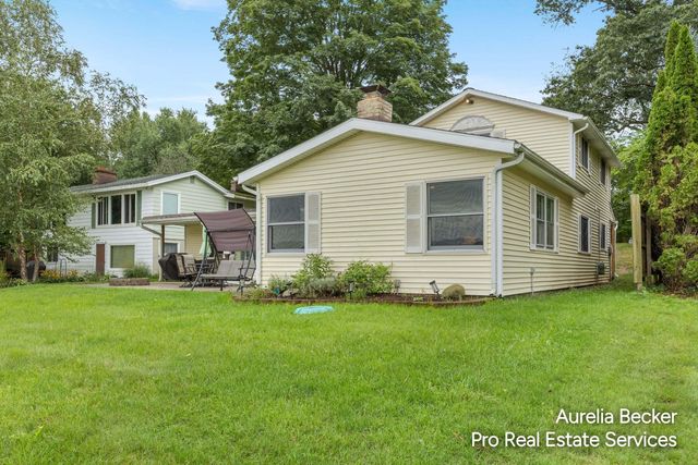 13555 Sunset Shores Drive NE, Cedar Springs, MI 49319