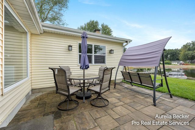 13555 Sunset Shores Drive NE, Cedar Springs, MI 49319