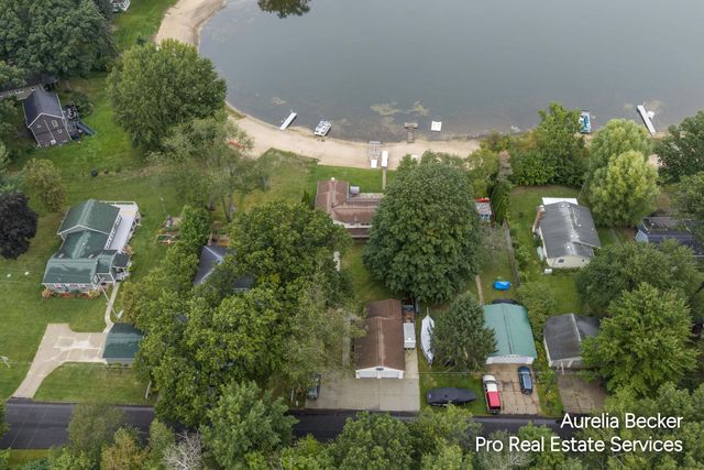 13555 Sunset Shores Drive NE, Cedar Springs, MI 49319