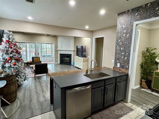 9122 Kestral Ridge Drive, Charlotte, NC 28269