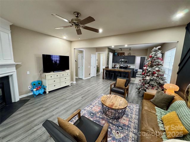 9122 Kestral Ridge Drive, Charlotte, NC 28269