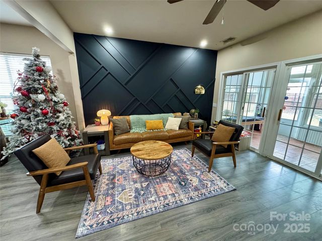 9122 Kestral Ridge Drive, Charlotte, NC 28269