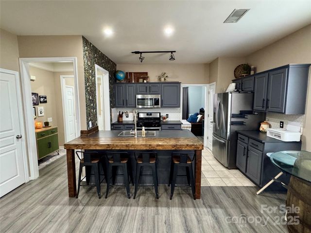 9122 Kestral Ridge Drive, Charlotte, NC 28269